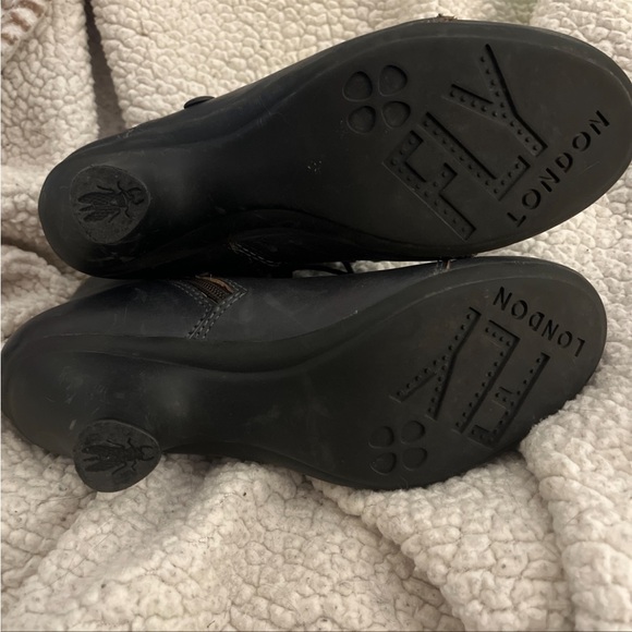 Fly London Dark Green Witchy Lace-Up Ankle Boots w Cone Heel Eu 39 (US 8-8.5) - Picture 10 of 10